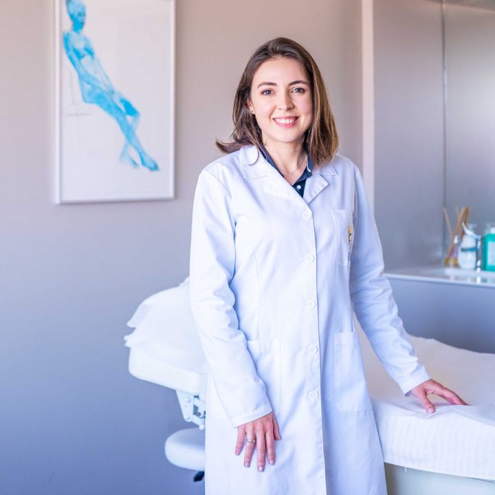 Dra. Paola Halfeld - Dermatologista da Living Clinic, no Porto